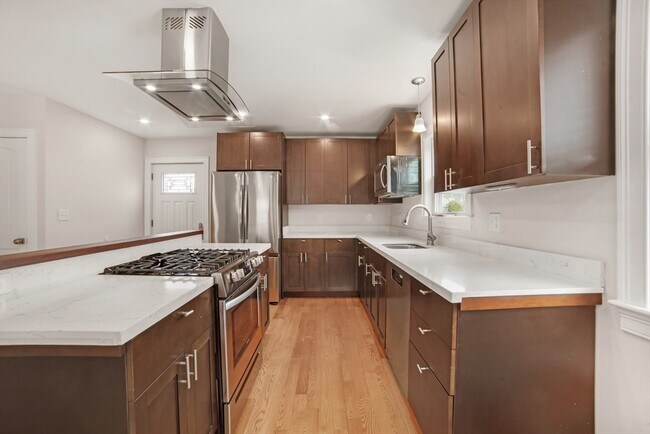 Building Photo - 50 Main St