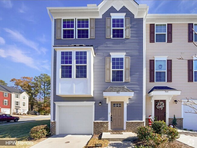 Building Photo - 3-Story End Unit Townhome with 3 Beds, 3 B...