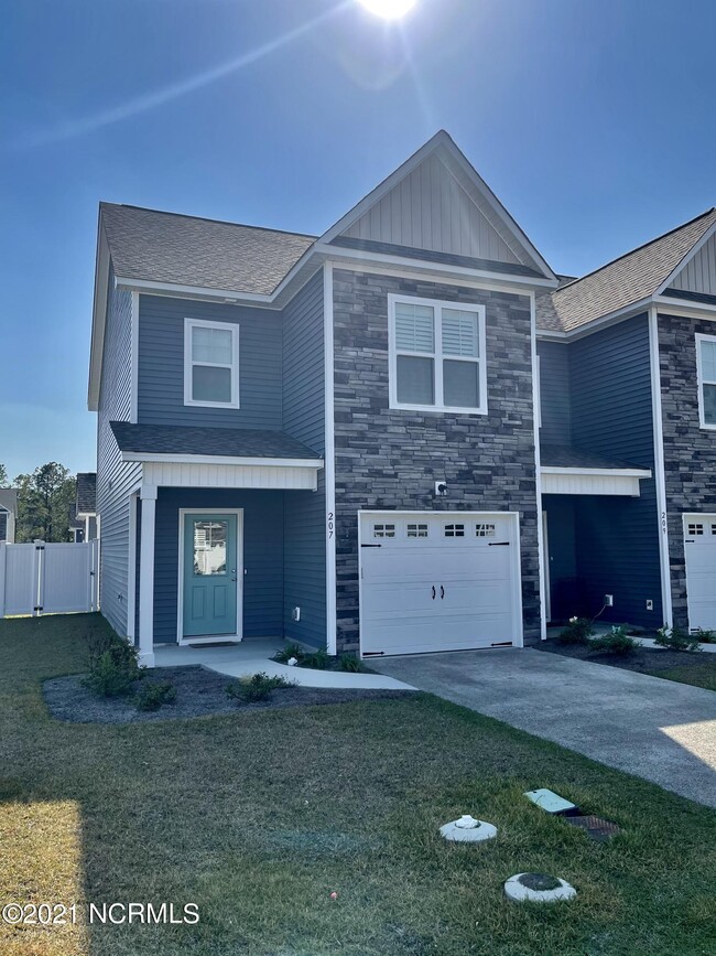 Photo - 207 N Stingray Ln Townhome