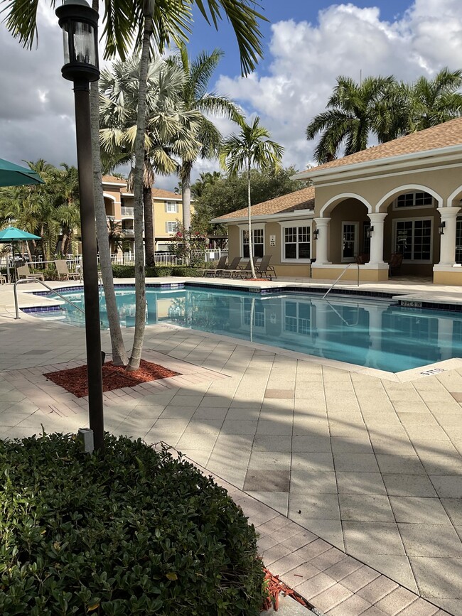 Building Photo - 6370 Emerald Dunes Dr Unit 103 Rental