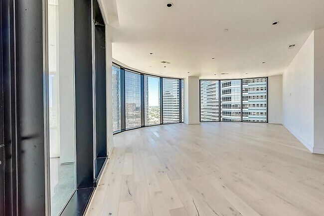 1409 Post Oak Blvd Unit 1604