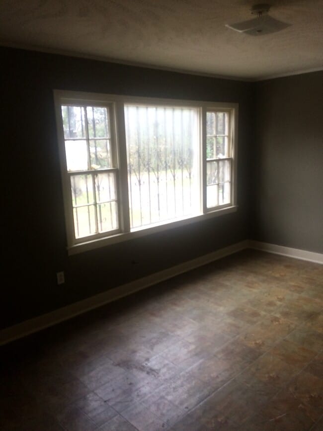 Ventana de la sala de estar - 375 Columbus St