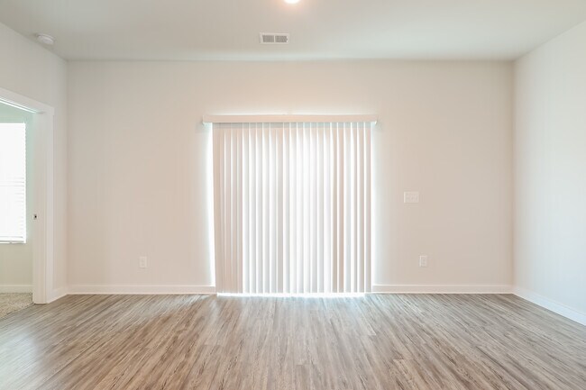 Photo - 9949 Hunter Pl