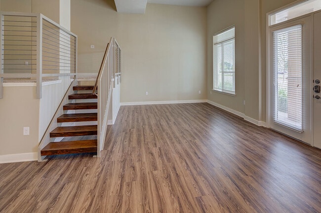 Supernova - Living Area - Northside Apartments