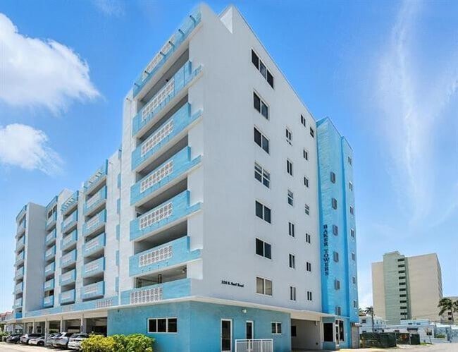 Building Photo - 320 S Surf Rd Unit 304