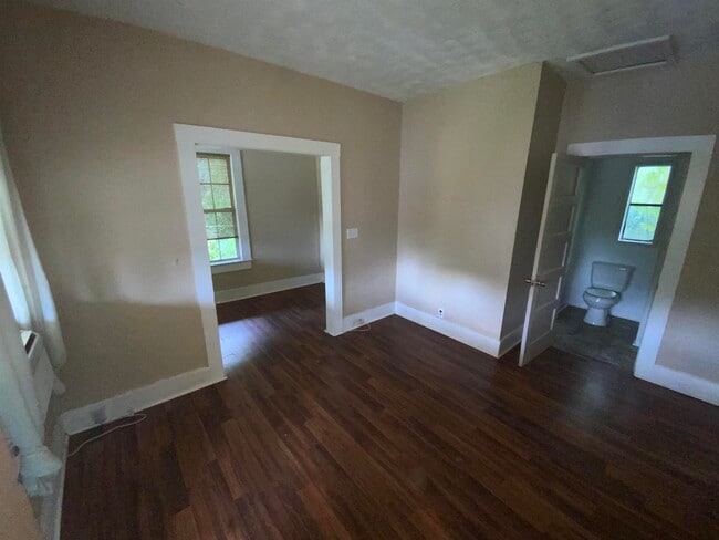Photo - 506 Bronson St