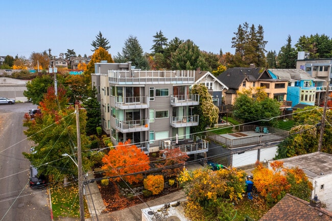 Building Photo - 2731 Boylston Ave E Unit 300