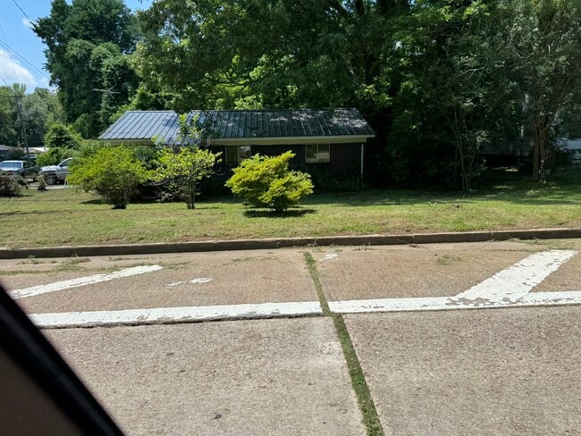 Building Photo - 3922 Halls Ferry Rd