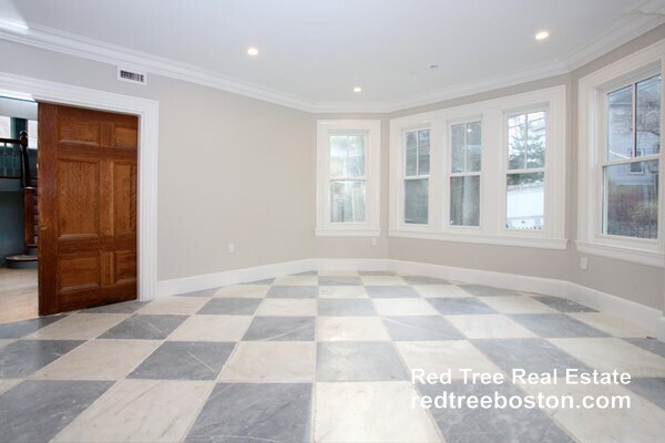 Photo - 15 Lanark Rd Unit 2