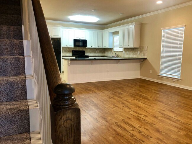 Photo - Modern Home Downtown/Baylor Area