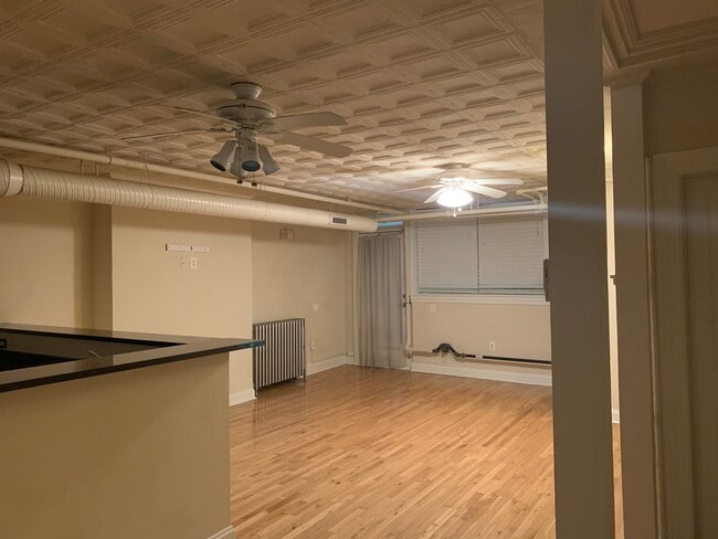 Building Photo - 2105 N Charles St Unit 1