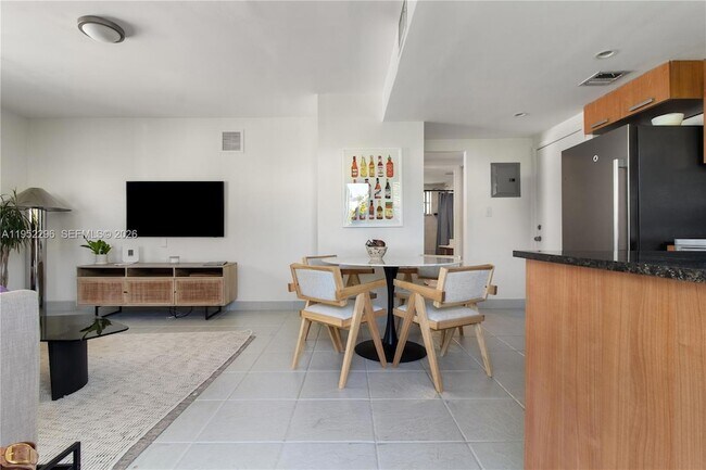 Photo - 1050 7th St Unidad 1050-3