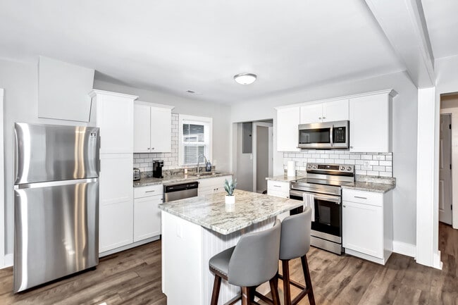 Photo - 2604 Holmes Ave NW