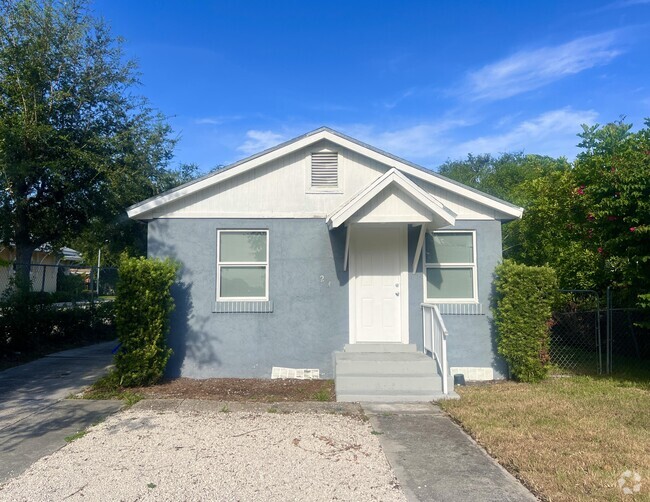 Building Photo - 27 NW 11th Ave Rental