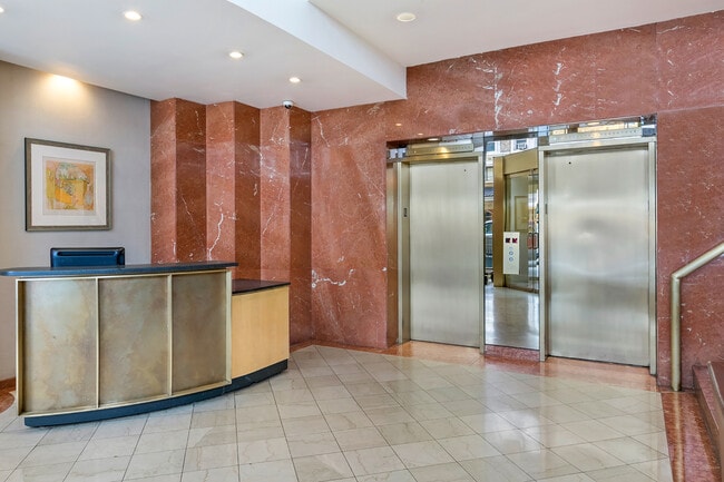 Photo - 130 W 79th St