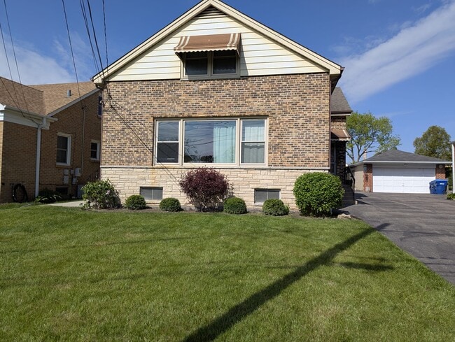 Building Photo - 113 Burtis Ave Unit A