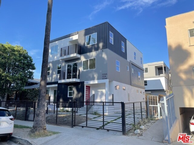 Photo - 1554 Winona Blvd