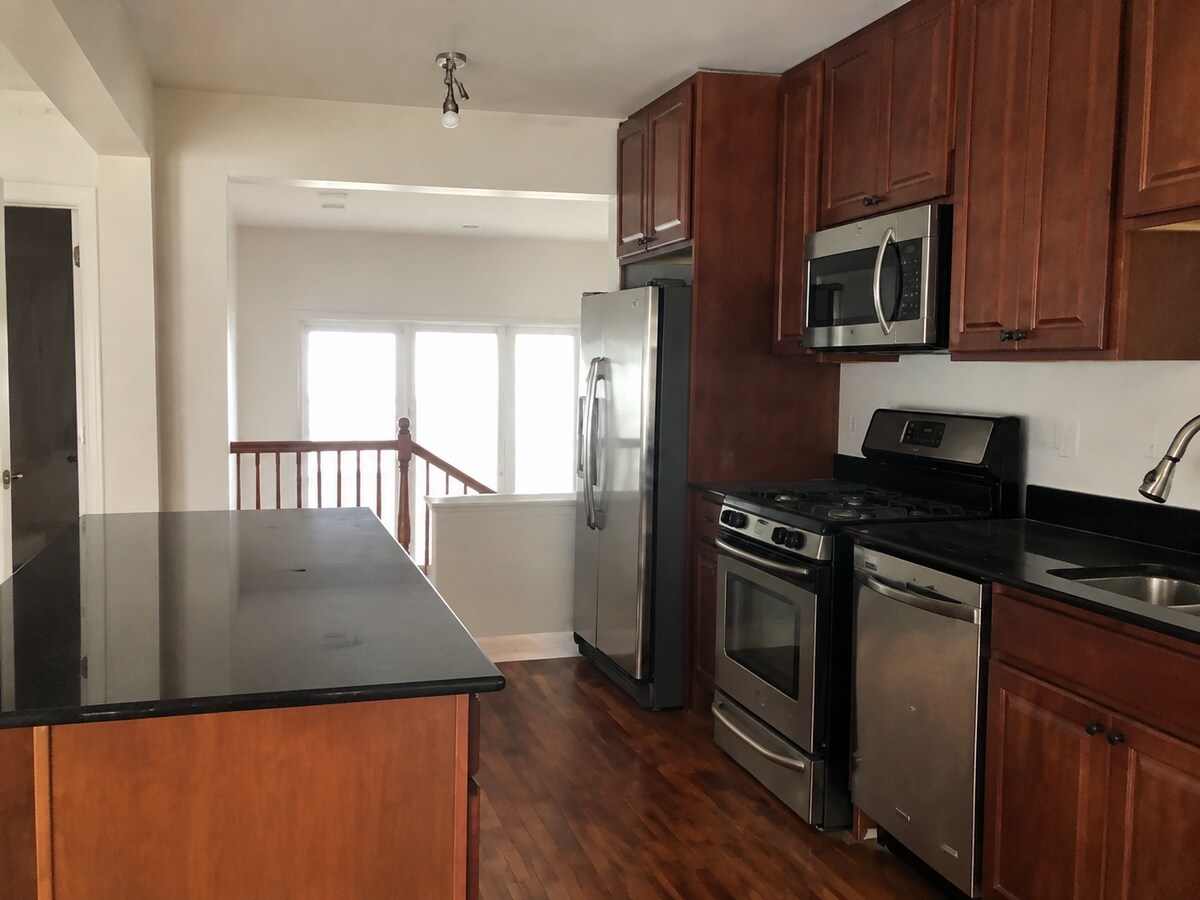 Photo - 8943 Ewing Ave