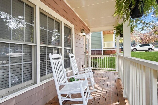 Photo - 109 Bowen Cir SW