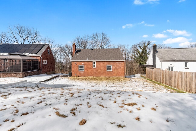 Photo - 4484 Scherling St