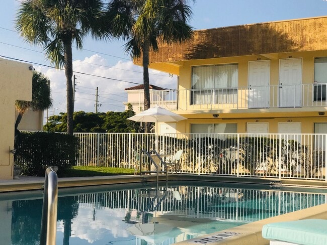 Whispering Palms Apartment Homes