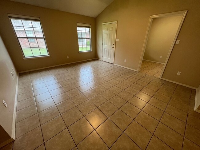 Photo - 1811 Wilder Ln Unit B