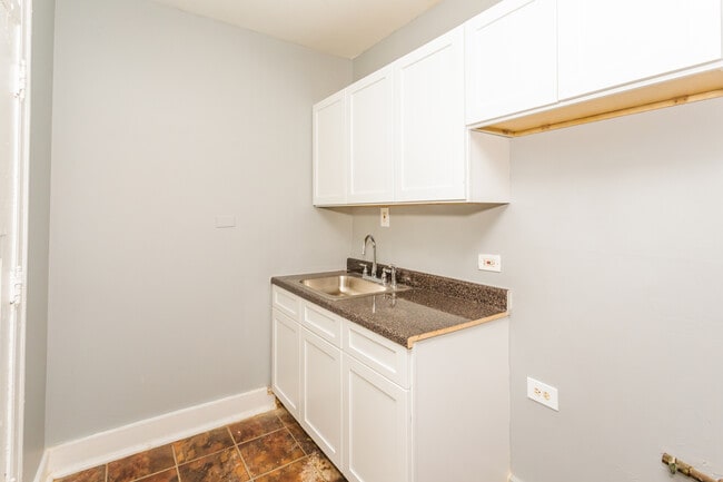 Photo - 6959 S Paxton Ave Unit 1A