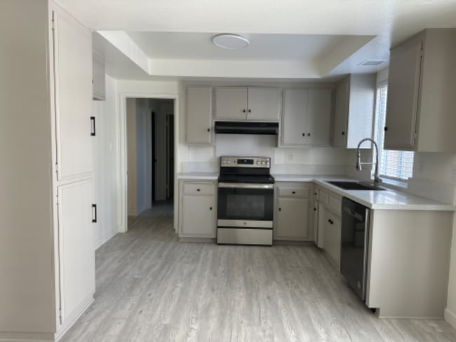 210 S Illinois St Unit 2