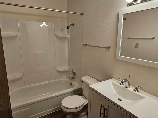 Photo - 632 2nd Ave E Unidad 1