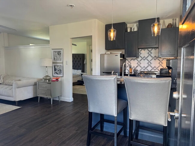 Building Photo - 2686 Rosemary St NW Unit B