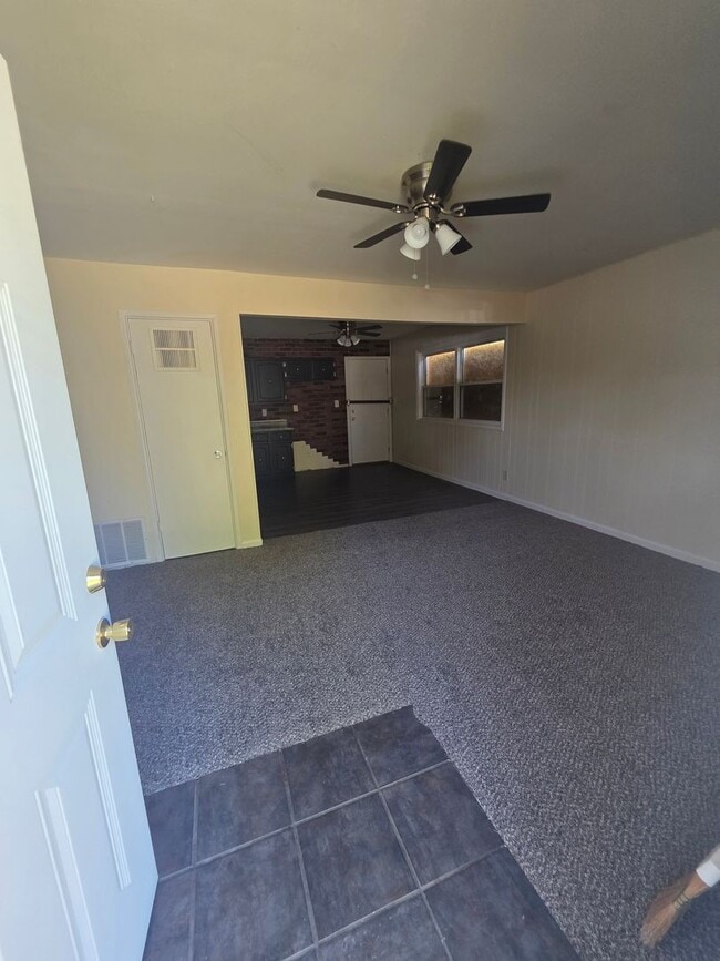 Building Photo - LIMITED TIME**NO APPLICATION FEE**1/2 OFF ...