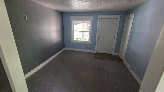 Photo - "2-Bedroom with Air Conditioning!" Unit Up