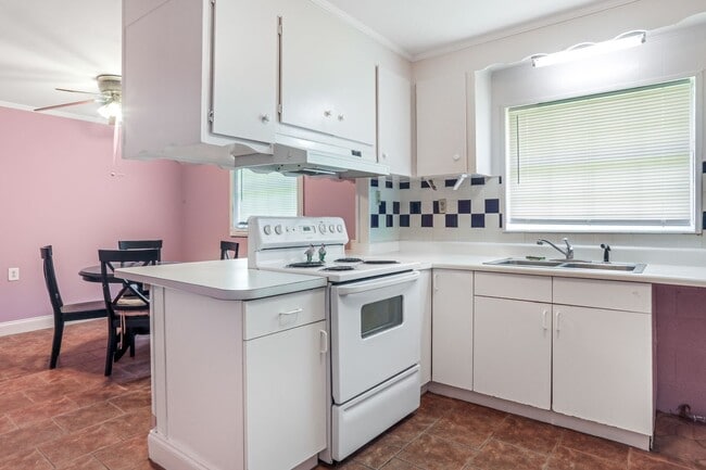 Photo - 3bd 2.5ba HOME FOR RENT! With Bonus Space!