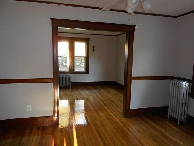 Photo - 52 Redlands Rd Unit 1
