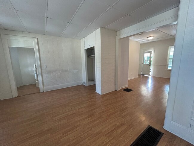 Photo - 144 N Broad St