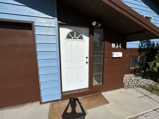 Photo - 5 Bed 2 Bath Home with 2 Car Attached Garage in Quiet Nice Neighborhood.