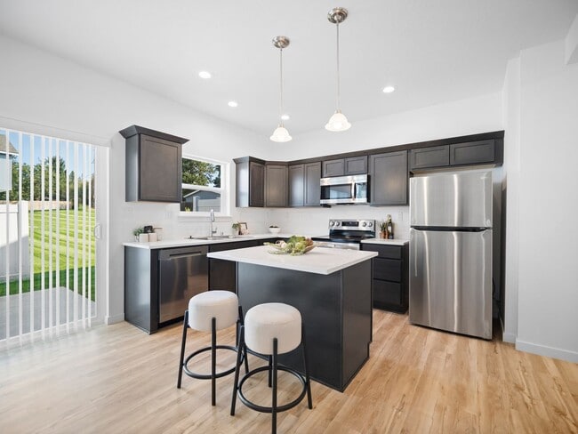 Building Photo - $1,000 CREDIT MOVE IN SPECIAL! Brand New T... Rental
