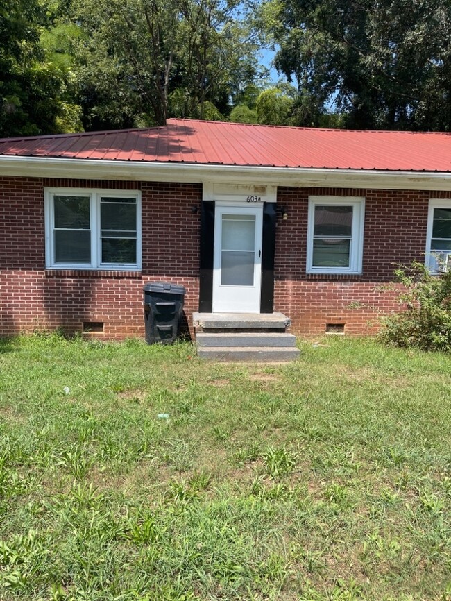 Building Photo - 603 E Orr St Rental