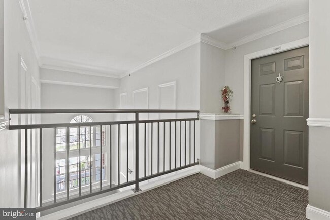 Building Photo - 5960 Millrace Ct Unit B301