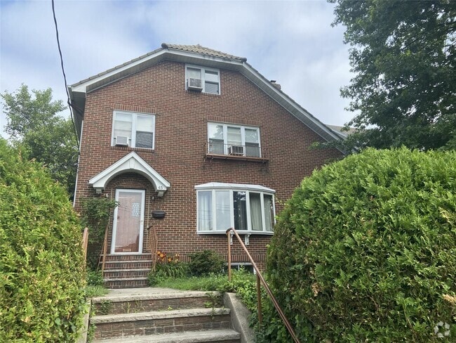 Building Photo - 45 Davis Ave Rental