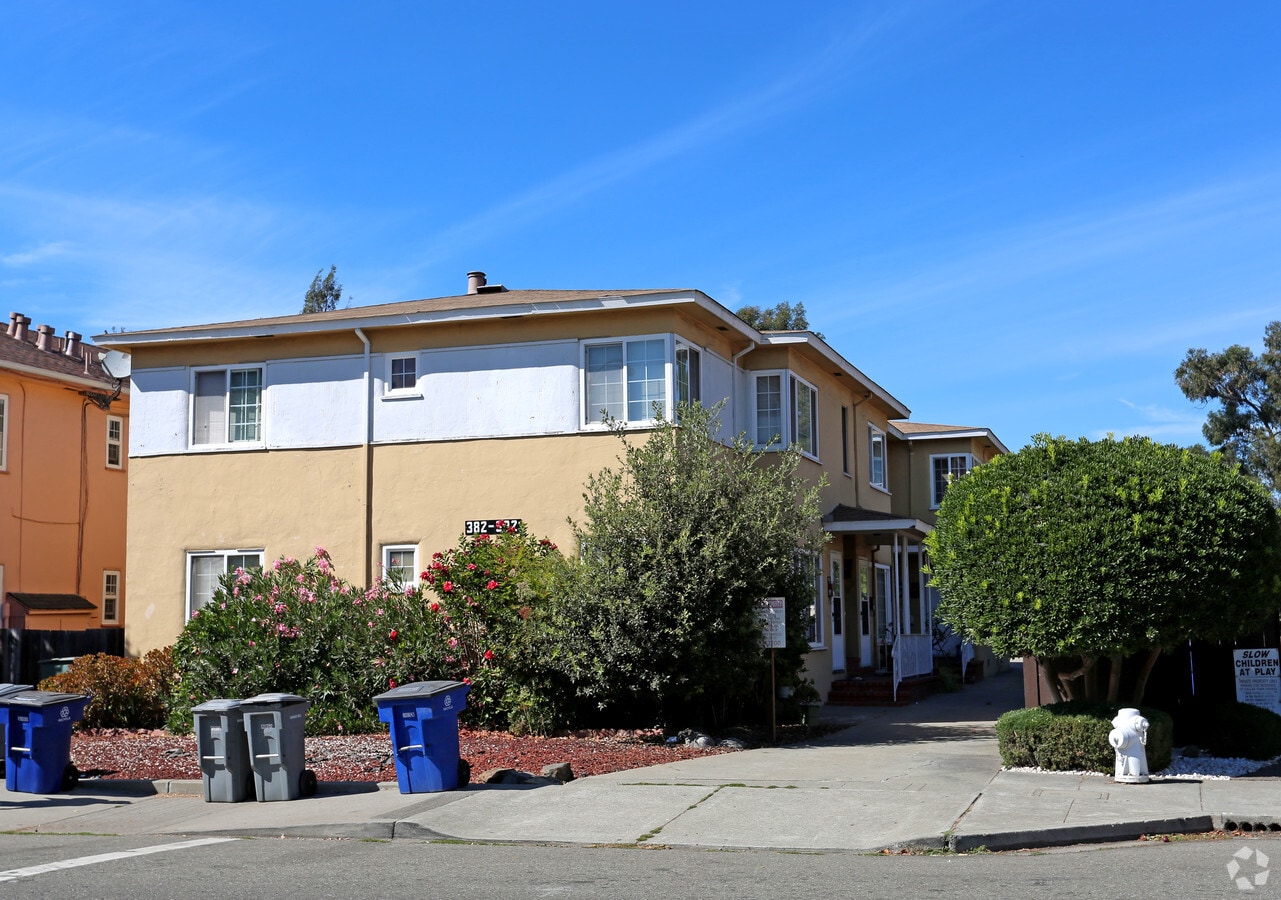 Callan Avenue Apartments - Callan Avenue Apartments