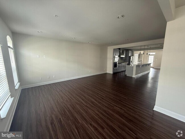 Building Photo - 7507 Crowley St Rental
