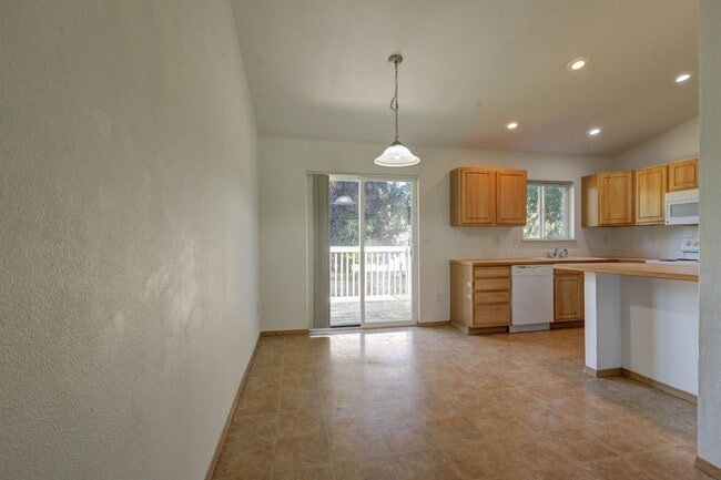 Photo - Charming 3 Bedroom Home Nestled Among the Trees in Bonney Lake – Spacious & Private