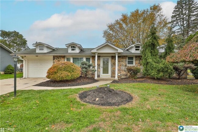 Photo - 900 Mine Lane Rd