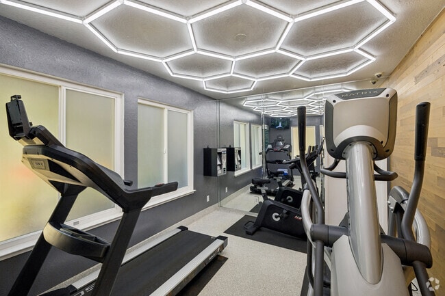 Fitness Center - Greenhaven Oaks Apartments