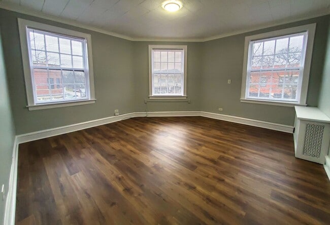Photo - 695 Vernon Ave Apartamento Unidad 2nd Floor
