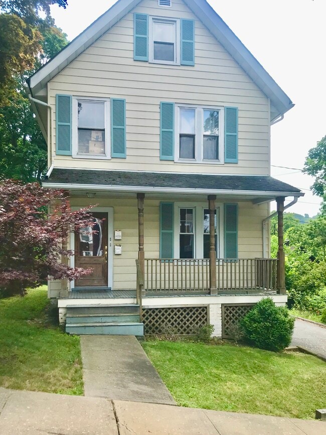 Building Photo - 11 Cherry St Unit A