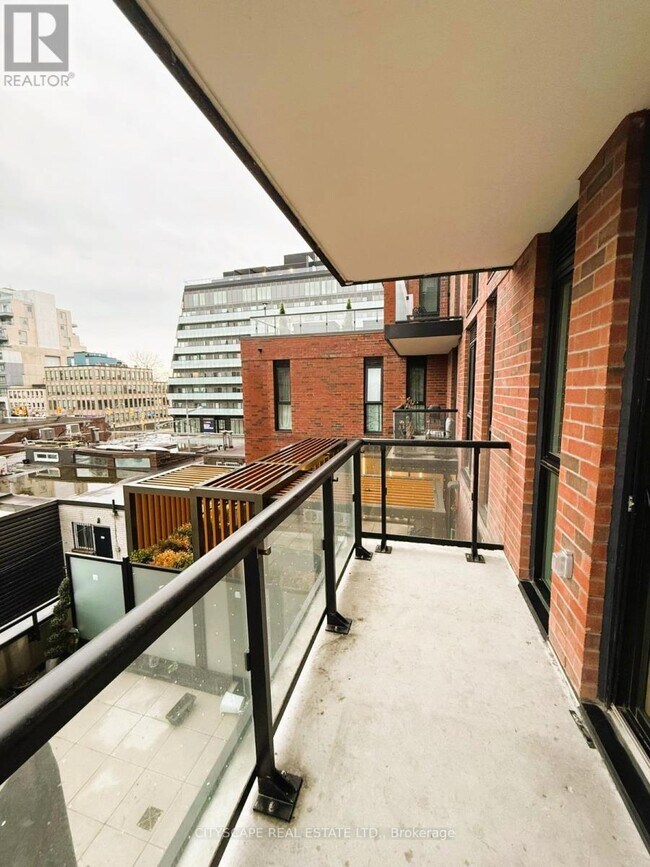Photo - 185 Alberta Ave Unit 306