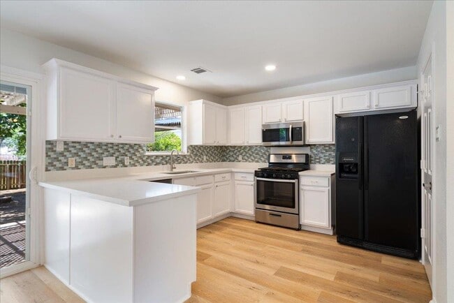 Photo - 1025 Doras Dr