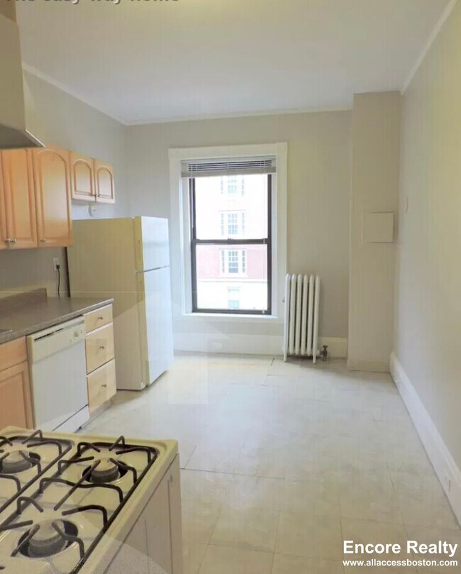45 Bay State Rd Unit 3